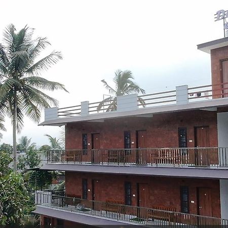Dolphin Enclave Service Studio Apartments Kalpetta Exterior photo