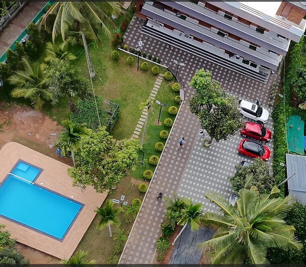 Dolphin Enclave Service Studio Apartments Kalpetta Exterior photo